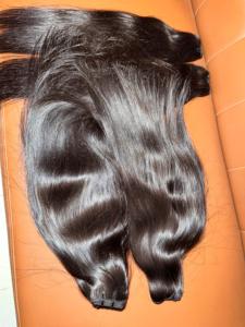 Extensiones de Cabello Indio 100% Natural Sin Procesar Remy con Cutículas Alineadas, Puntas Gruesas y Tejido Doble a Máquina, Todos los Colores, Extensiones Directas - Product Image 3
