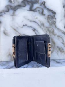 กระเป๋าสตางค์หนังแท้ลายสัตว์ ดีไซน์ใหม่ หนังวัวพิมพ์ลายเสือดาว สำหรับผู้ชาย พร้อมช่องใส่บัตร ขายดี เป็นของขวัญสำหรับเขา - Product Image 5