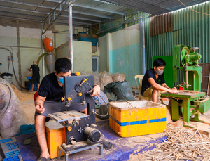 Venta al por mayor de chips de Oudh 100% puro de alta calidad cultivado en Vietnam, chips de madera de Oud del país vietnamita. - Product Image 6