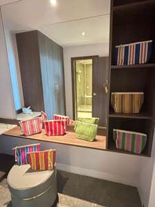 Pochette de voyage pour femme en nylon écologique PP imperméable, style tendance, grande capacité, durable, légère et portable - Product Image 2