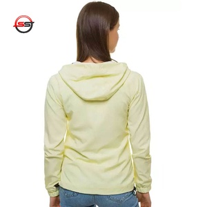 Veste softshell légère à séchage rapide pour femme, 100% polyester, couleur personnalisée, veste d'hiver pour femme avec OEM - Product Image 2