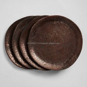 Placa de cargador de acero cepillado con brillo sutil, ideal para mesas minimalistas escandinavas con cubiertos modernos - Product Image 5