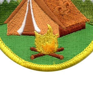 Patch brodé de camping à coudre, motif tente et feu de camp, pour les amateurs de plein air, idéal comme cadeau - Product Image 3