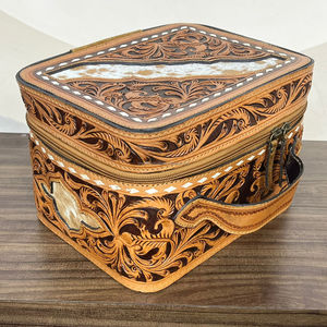 Caja de Almacenamiento de Cuero Vacuno Hecha a Mano por Diseñador Occidental, Organizador de Viaje de Gran Capacidad, Estuche de Maquillaje y Cosméticos para Mujer - Product Image 4