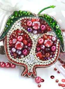 Broche de luxe artisanale brodée et perlée pour tenue de soirée élégante, broche artistique brodée et perlée de qualité supérieure - Product Image 4