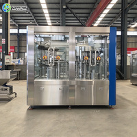Machine de remplissage et de bouchage entièrement automatique 3-en-1 de 500 ml pour jus de fruits et boissons, remplissage à chaud