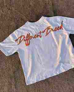 Camiseta de Algodón para Hombre, con Logotipo Personalizado, de Alta Calidad, con Serigrafía Blanca, Corte Recto y Transpirable - Product Image 6