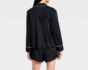 Conjunto de pijama con logotipo personalizado, ropa de dormir de satén para mujer, camiseta de pijama de manga larga, conjunto de pijama de dos piezas, pijama de satén, suave y cómodo - Product Image 5