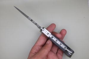 Cuchillo Plegable de Bolsillo para Camping, Hecho a Mano, de Acero de Damasco de Grado Industrial, con Mango de Madera, Hoja de Punta Caída, Personalización OEM/ODM - Product Image 4