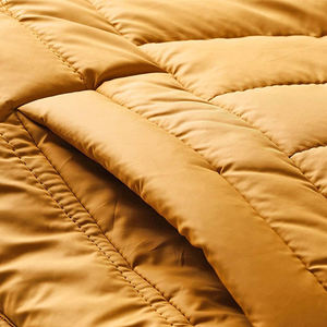 Veste matelassée à capuche pour homme, de haute qualité, fabriquée au Pakistan, avec logo personnalisé, patchwork, fermeture éclair, chaude pour l'hiver - Product Image 5