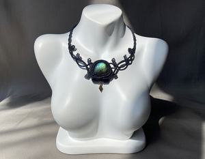 Collar de Macramé con Bisel de Aleación de Metales Preciosos |   Gargantilla Minimalista de Piedras para Mujer, Ideal para Fiestas |   HARI OM - Product Image 6