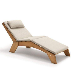 Le fauteuil lounge en bois Elena présente une finition en teck et est livré avec des coussins en tissu de couleur crème. - Product Image 2