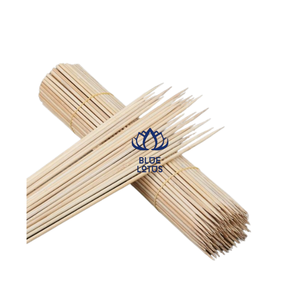 Brochettes en bambou naturelles pointues, très demandées, pour kebab, viande, poulet, fruits de mer, grillades et service alimentaire - Product Image 1