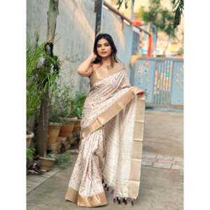 Sari en soie d'Assam Elite Weaves à imprimé floral avec bordure tissée Zari et motif Mehendi 500g Vêtements indiens et pakistanais - Product Image 4