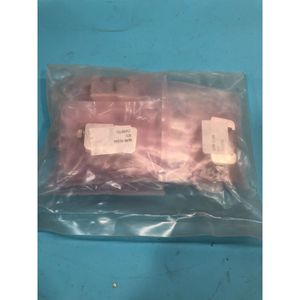 6 AMAT 0690-01566 CLAMP FLG DBL-CLAW NW63,80,100 - Equipo y Piezas de Semiconductores de Confianza de Marca Global - Product Image 3