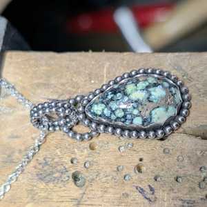 Pendentif camée en agate bleue naturelle NIKHIL GEMS, fait main, argent sterling 925, vintage, fiançailles, évalué par un tiers, pour femmes - Product Image 3