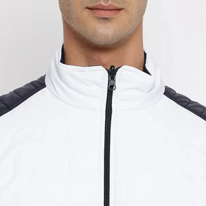 Chaleco Acolchado para Hombre con Logotipo Personalizado y Estilo Urbano Moderno, Chaleco Acolchado Transpirable, Reversible, Impermeable y de Alta Calidad - Product Image 6