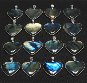 Collar con Colgante de Piedra Preciosa de Labradorita en Forma de Corazón, Chapado en Plata y Oro, con Engaste de Bisel de Estilo Vintage, de Alta Calidad - Product Image 2