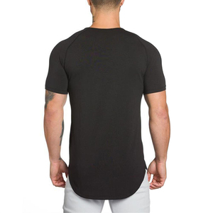 เสื้อยืดคอกลมแขนสั้นสีดำทรงหลวมสำหรับผู้ชาย ผ้าถักแห้งเร็ว ผสมโพลีเอสเตอร์/คอตตอน ดีไซน์เรียบง่าย สไตล์สตรีทแวร์ - Product Image 3