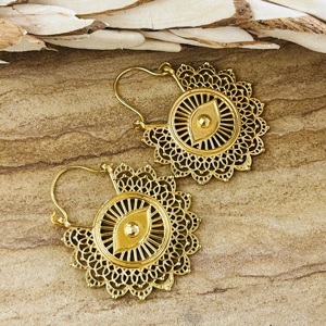 Nouvelles Boucles d'oreilles créoles tendance style bohème, motif œil protecteur, bijoux tribaux en laiton pour femmes, finition laiton antique, design mandala, vente en gros/OEM/ODM - Product Image 6