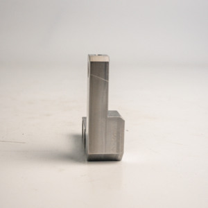 ขายึดโลหะแบบมุมฉาก 90 องศา ความแม่นยำสูง ผลิตด้วยเครื่อง CNC ตามแบบที่กำหนดของ AMT VINA อะไหล่สำรอง - Product Image 4