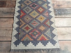 Tapis Kilim Géométrique Rectangulaire Fait Main Tufté à la Main en Laine, Acrylique et Latex Écologique à Poils Moyens pour Salon, Nettoyage Localisé - Product Image 3