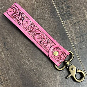 Porte-clés mignon en cuir rose embossé avec motif floral, en cuir véritable, avec sangle mousqueton, cadeau pour elle - Product Image 2