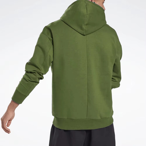 Sweat-shirt à capuche vert olive minimaliste pour homme, coupe décontractée et oversize, streetwear premium, pull confortable pour l'hiver - Product Image 5