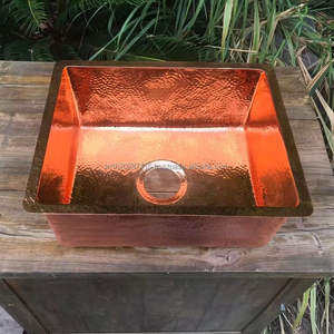 Delantal delantero de granja fregadero de cobre con lavabo martillado y acabado antiguo que realza ambientes de cocina rústicos - Product Image 2