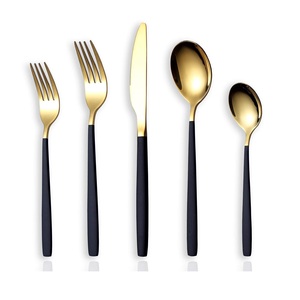 Juego de Servidor de Pastel de Latón Moderno con Acabado Dorado, Cuchillo y Servidor para una Cena Elegante - Product Image 1