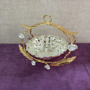 Bandeja ovalada con espejo, adornada con diamantes de imitación y arco floral dorado. Premium. Disponible a precios de mayorista. - Product Image 6