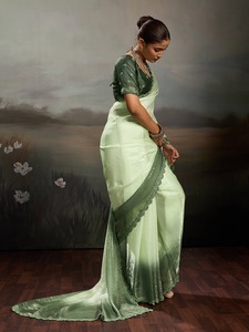 Sari Tradicional Verde de Seda, Sari Clásico de la Cultura India para Bodas y Celebraciones del Sur de la India, Disponible al Mejor Precio - Product Image 3