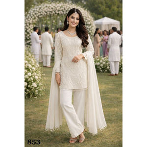 Oferta Especial en Hermosa Colección Étnica de Ropa Pakistaní de Diseño: Conjunto de Traje de Georgette con Bordado y Lentejuelas - Product Image 1