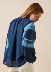 Blusa Boho de Manga Campana con Cuello en V de Algodón Orgánico Tie Dye Vintage para Mujer |   Top Navideño Ecológico |   Etiqueta Privada Personalizada Todo en Uno - Product Image 3