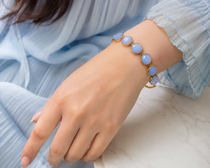 กำไลข้อมือโซ่ทองชุบ 18K ประดับด้วยหินคาลซิโดนีสีฟ้า สำหรับผู้หญิง สวมใส่ได้ทุกวัน คลาสสิก เหมาะเป็นของขวัญวันครบรอบ - Product Image 1