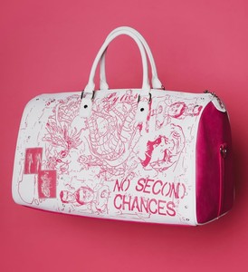 Sac de voyage en cuir premium rose style graffiti, grande capacité, design élégant et fabrication en gros - Product Image 1