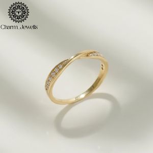 แหวนหมั้นเพชรโมอิสซาไนต์ทรงคุชชั่นชุบทองคำ 22k เงินสเตอร์ลิง Charm_Jewells ประดับเพชรแบบหนามเตย รับรองโดย IGI น้ำหนัก 3 กรัม สำหรับทั้งชายและหญิง - Product Image 3