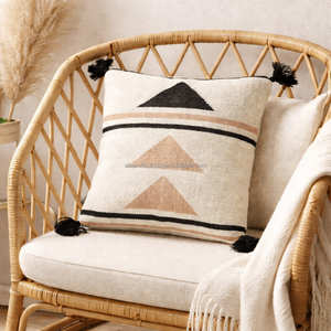 Funda de Almohada de Algodón Tejida a Mano con Diseño de Flecha Tribal para Decoración del Hogar Estilo Escandinavo, Boho y Contemporáneo - Product Image 6