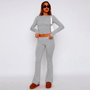 ชุดเซ็ตสองชิ้นสำหรับผู้หญิง พรีเมียม เนื้อผ้านิตนุ่มพิเศษ เสื้อครอปแขนยาว กางเกงขาบานเอวสูง ชุดลำลอง - Product Image 2