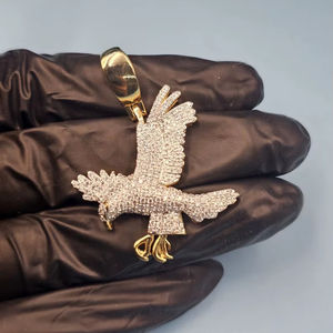 Colgante de moissanita brillante con diseño de águila de dibujos animados, amuleto para amantes de las aves, para colgantes y amuletos de joyería fina de plata de ley 925 chapada en oro. - Product Image 1