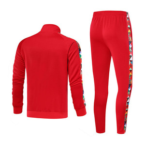 Conjunto Deportivo Premium para Hombre, Chaqueta con Cierre Completo y Pantalones Negros, Mangas Estampadas, Estilo Deportivo, para Otoño, Corte Regular, Poliéster - Product Image 5