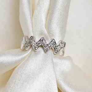 Anillo de Boda de Lujo con Patrón de Ondas, Plata de Ley 925, Piedra de Moissanita, Chapado en Oro de 14K, Elegante Banda de Plata, Joyería Fina para Mujer - Product Image 1