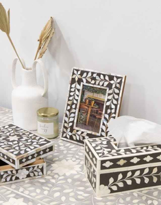 Caja de pañuelos cuadrada hecha a mano con incrustaciones de hueso, diseño tradicional indio artesanal y ecológico para decoración de sala de estar u oficina. - Product Image 5