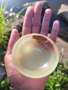 Matériel et usage du bol en onyx sans équivoque, car il reflète directement ce que l'objet est. Prix de gros. - Product Image 4