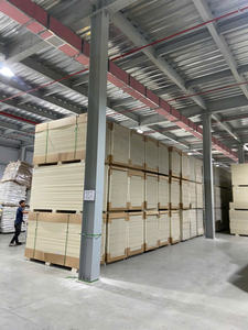 Fabricante Dewoo Vietnam Material Panel de puerta terminado 740 830 930mm de espesor 40mm WPC Puerta y accesorios - Product Image 4