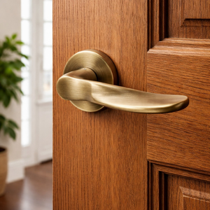 ชุดมือจับประตูทองเหลืองพร้อมกุญแจแบบฝัง |   มือจับประตูดีไซน์เนอร์แบบก้านโยก สีโบราณ สีดำ สีกราไฟต์ และสีทอง สำหรับประตูภายใน - Product Image 3