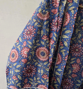 Ensemble de pyjama d'été en coton imprimé à la main pour femmes, ensemble confortable en deux pièces, chemise boutonnée, short décontracté - Product Image 3