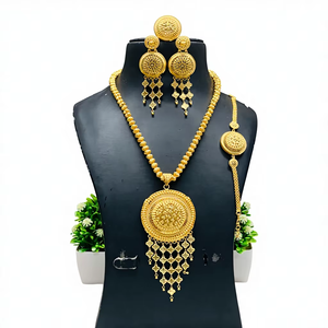 Ensemble de pendentifs en laiton plaqué or 24 carats d'un gramme pour mariage et anniversaire - Product Image 1