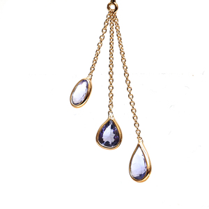 Boucles d'oreilles pendantes linéaires en tanzanite naturelle à taille mixte, en or jaune massif 18 carats, serties clos, avec pierres précieuses en forme de poire, de marquise et géométriques - Product Image 2