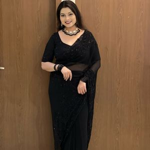 Sari de georgette Pure Fox con adornos originales de cuentas negras, borde con trabajo de calado y blusa de diseñador con detalles elaborados, precio al por mayor de Royal Export. - Product Image 1
